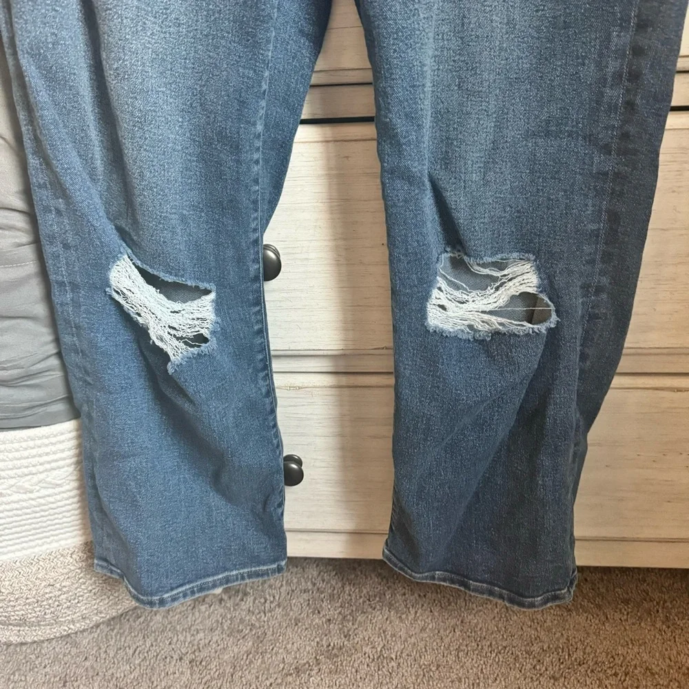 Express 90’s Ankle Boot Mid Rise Jeans
